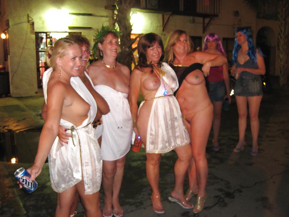 15P Flashing Females 7