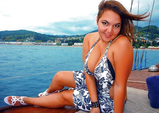 22P Busty Russian Woman 351
