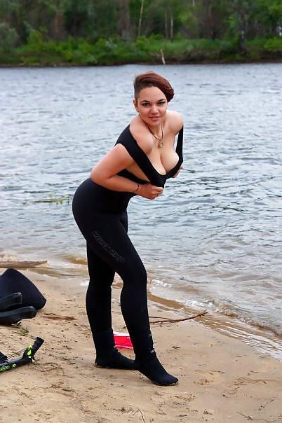 22P Busty Russian Woman 351