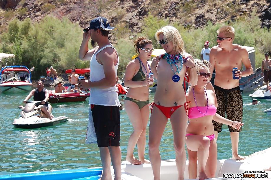 25P Slutty babes on the beach