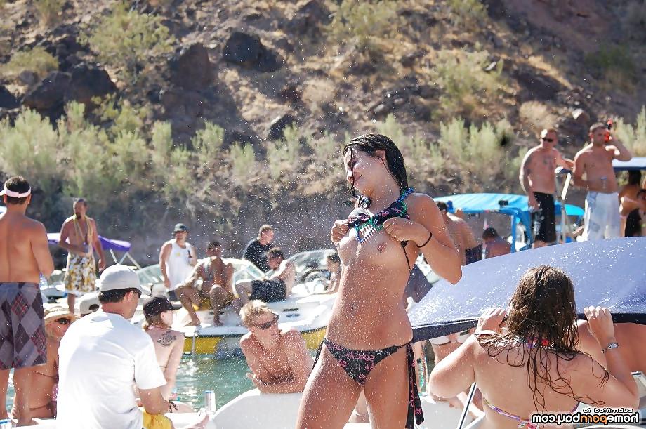 25P Slutty babes on the beach