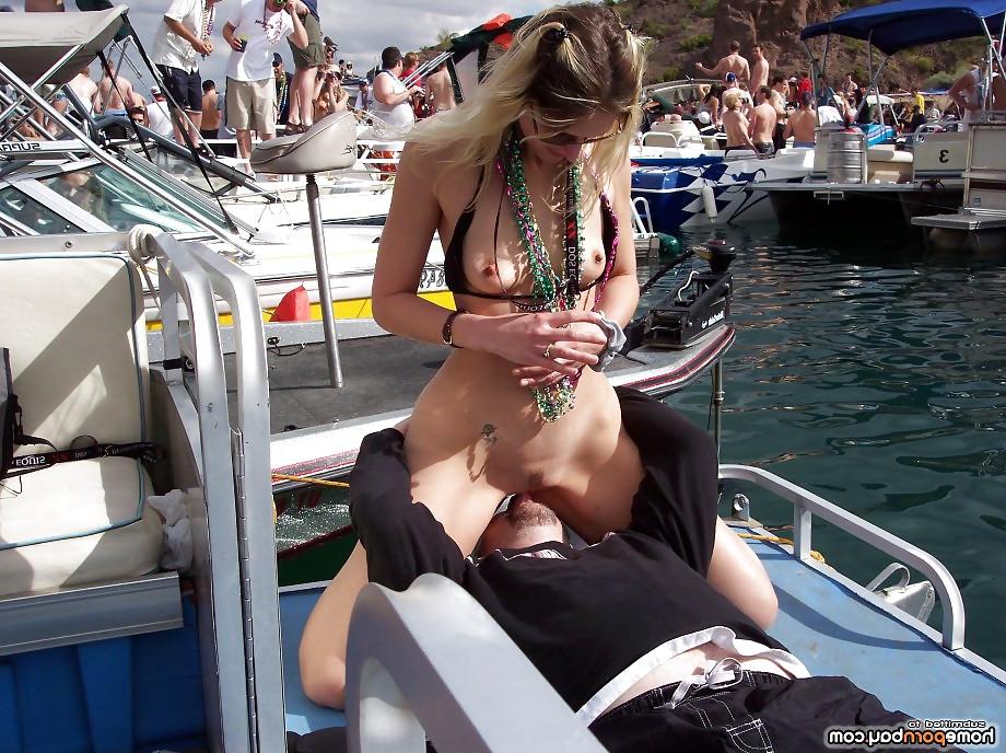 25P Slutty babes on the beach