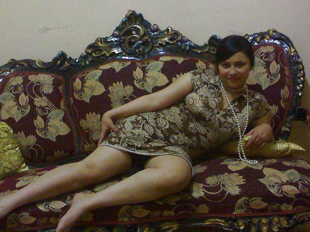 7P Arab woman 15