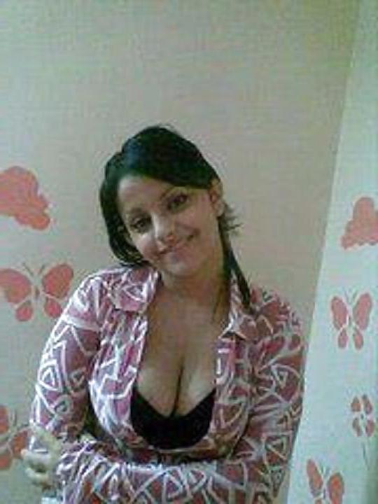 7P Arab woman 15