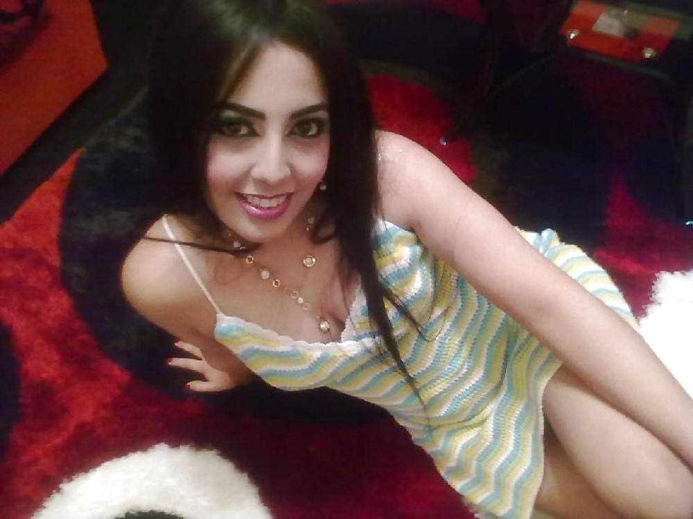 7P Arab woman 15