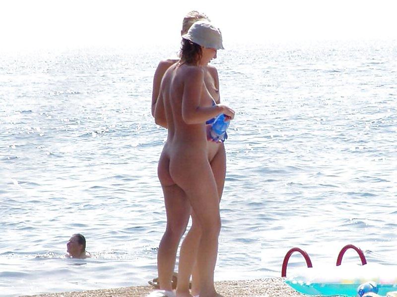 25P Nudist Beach Fun