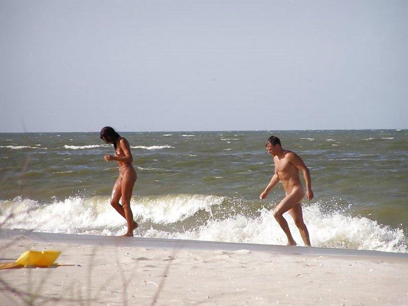 25P Nudist Beach Fun