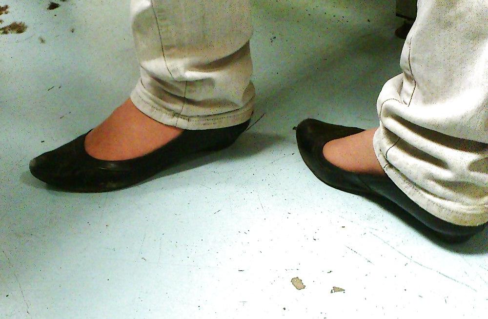 11P Candid shots ballerinas flats heels nylon barefeet teens