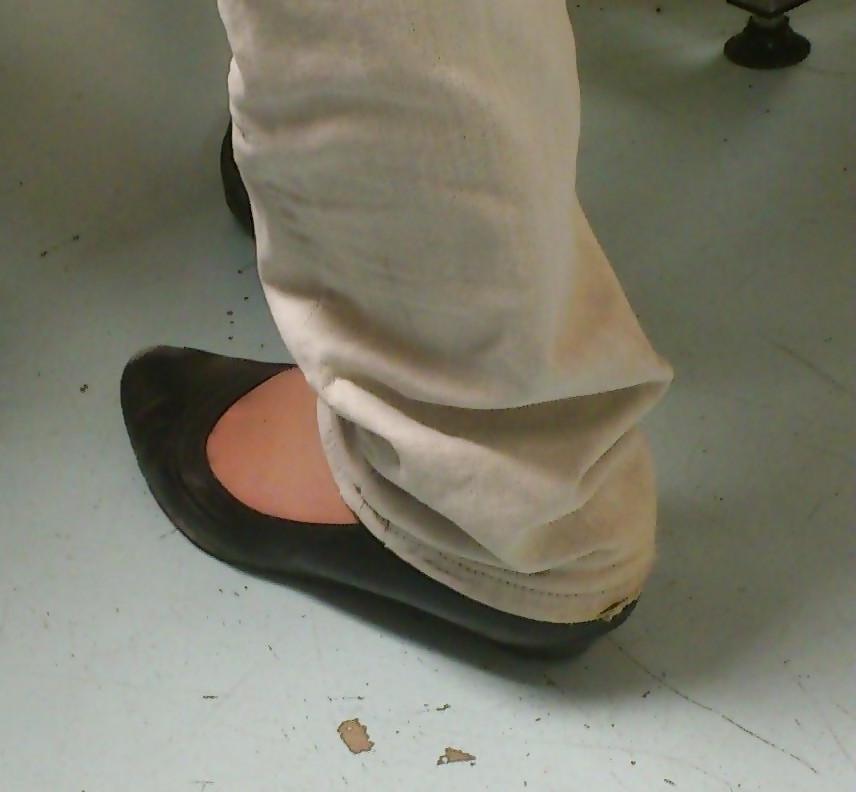 11P Candid shots ballerinas flats heels nylon barefeet teens