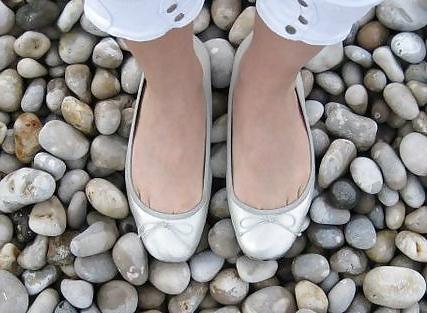 11P Candid shots ballerinas flats heels nylon barefeet teens