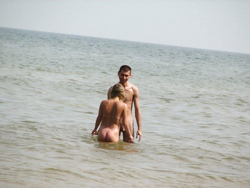 25P Horny at the beach