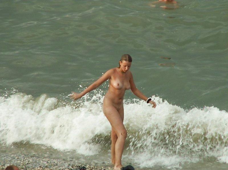 25P Horny at the beach