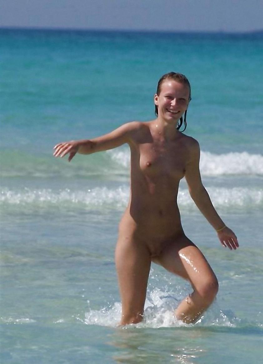25P Horny at the beach
