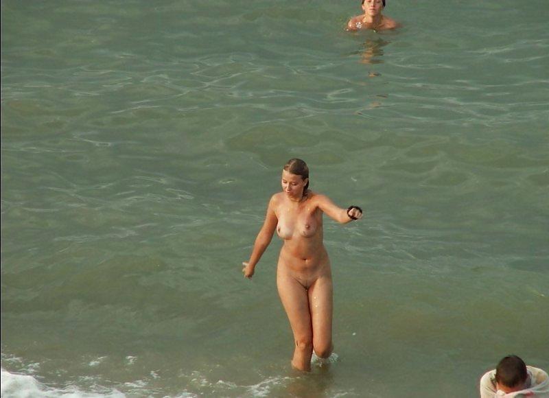 25P Nudist Beach Fun