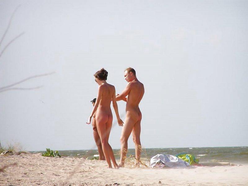 25P Nudist Beach Fun