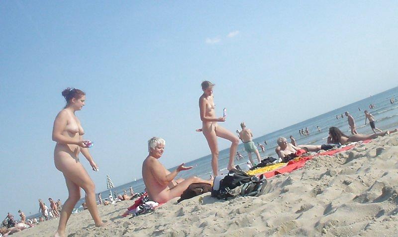 25P Nudist Beach Fun