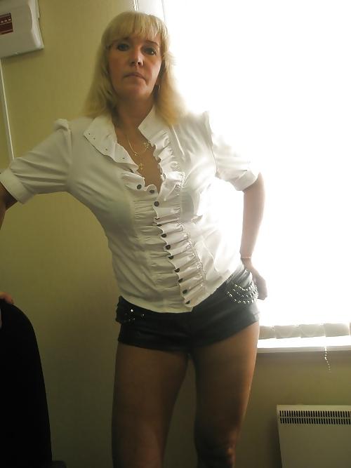 25P Hot Flashing MILF