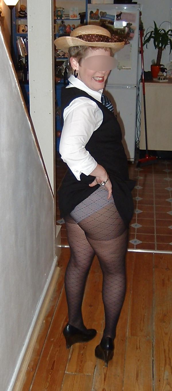 11P Slutty schoolgirl in ripped tights