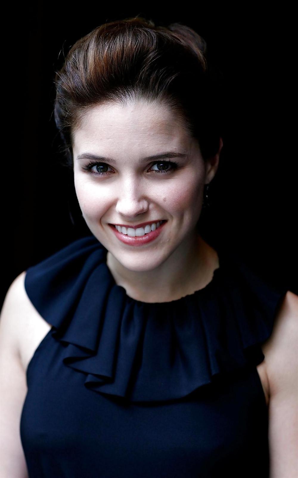 25P Sophia Bush (HQ)