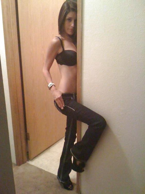 11P Amazing latin shows tits