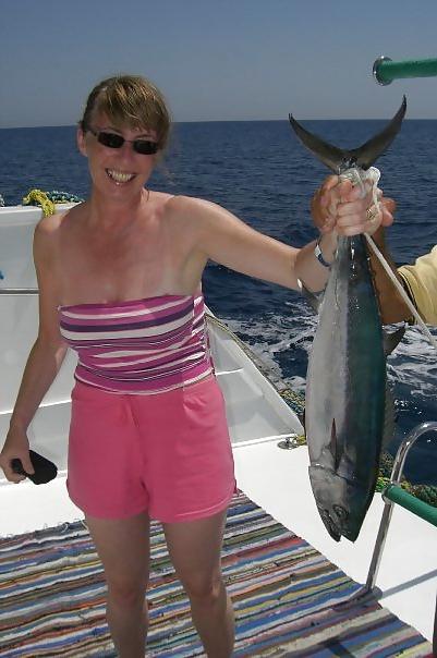 25P MILFS and not their their daughterS please someone fake them for me!