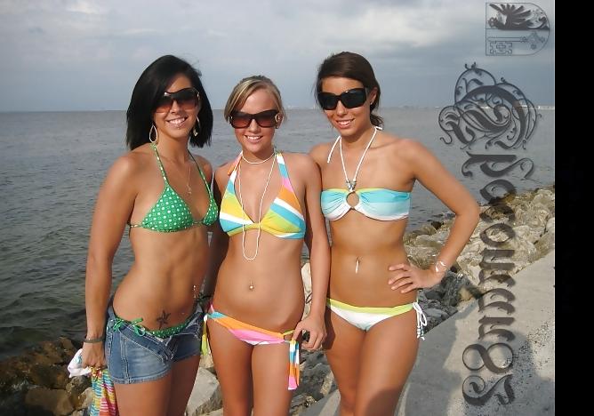 24P Girls stripping at the beach