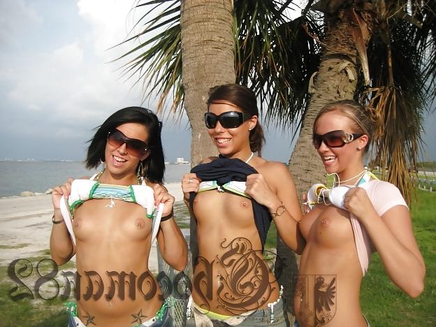 24P Girls stripping at the beach