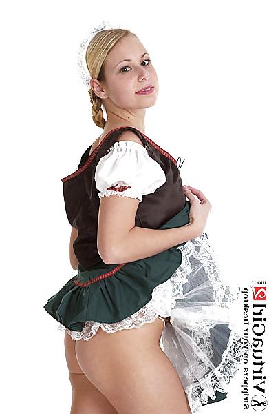 25P HEISSE NUTTEN IM DIRNDL 