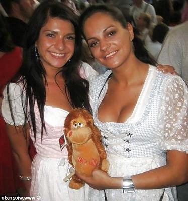 25P HEISSE NUTTEN IM DIRNDL 
