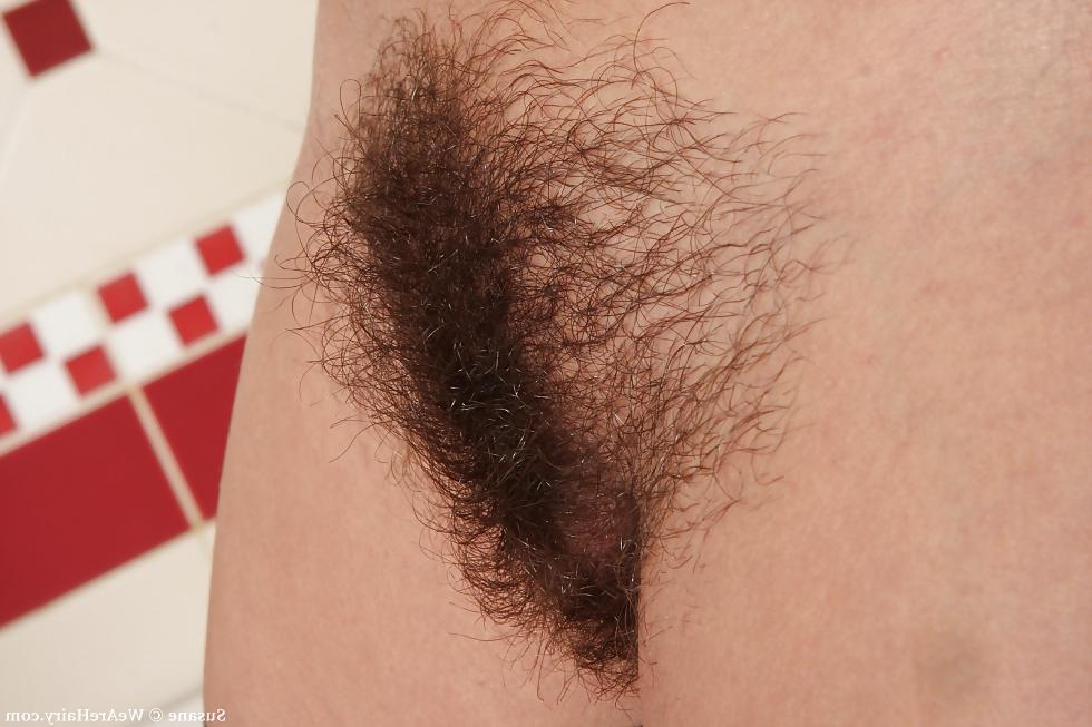 25P Real Hairy Pussy 2