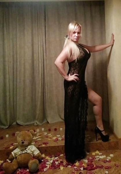 11P Busty Russian Woman 73