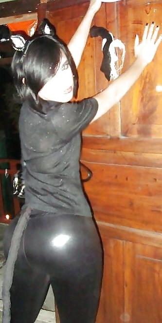 25P Sluts in tight pants! 10