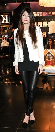 25P Sluts in tight pants! 10