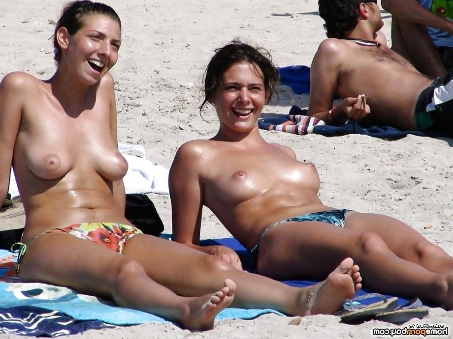 25P A lot of tits on the beach