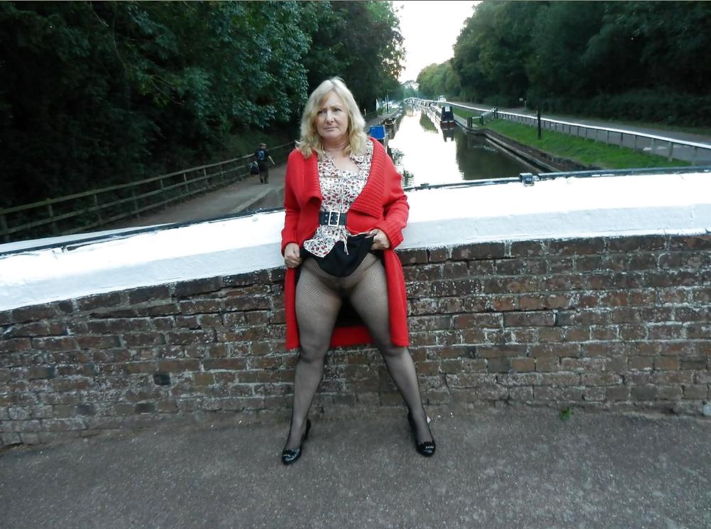25P Jilly Hairy Pussy MILF