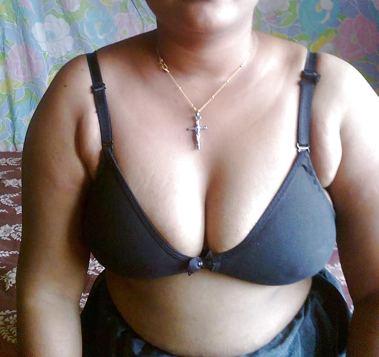 9P Dark Milf Beauty