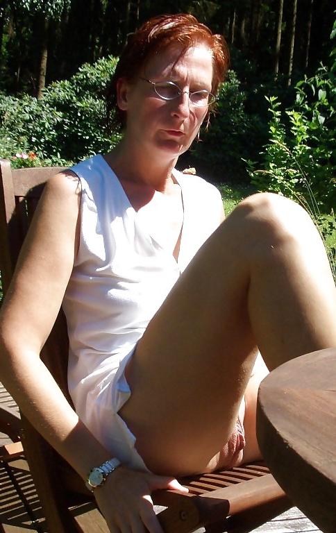 25P Mature Upskirt - 12