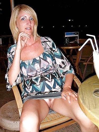 25P Mature Upskirt - 14