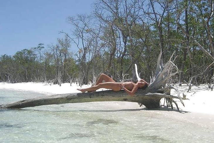 25P Nudist Beach Fun