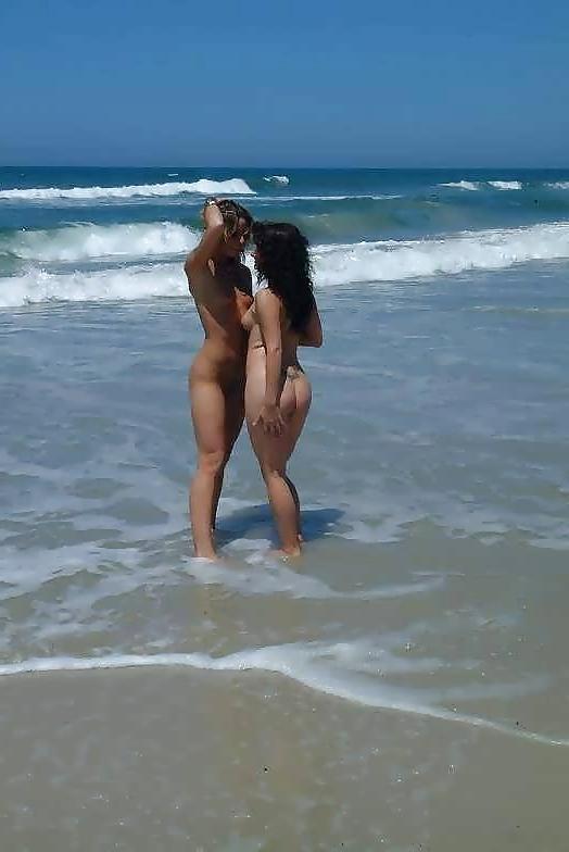 25P Nudist Beach Fun