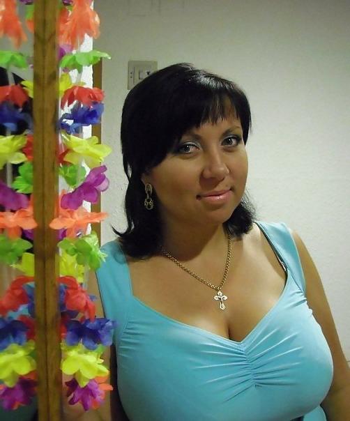 16P Busty Russian Woman 169
