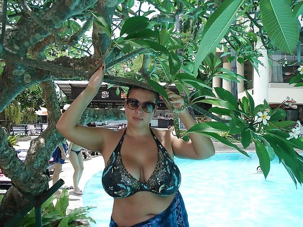 16P Busty Russian Woman 169