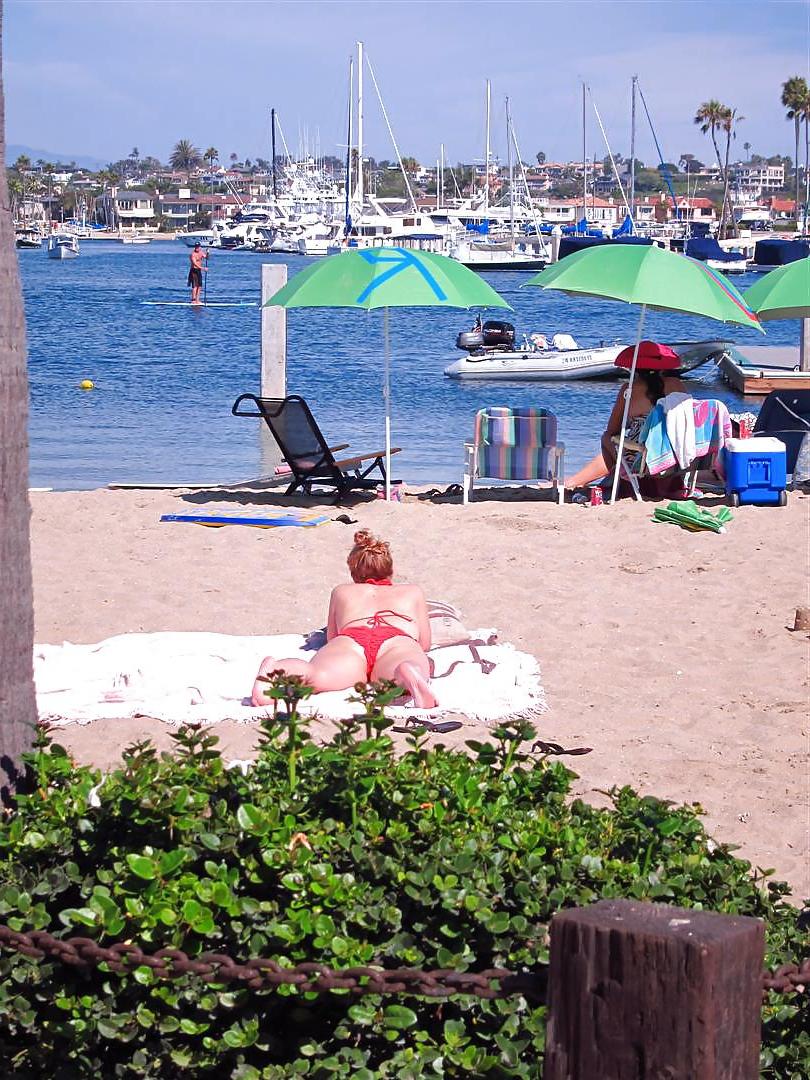 11P Beach Voyeur!