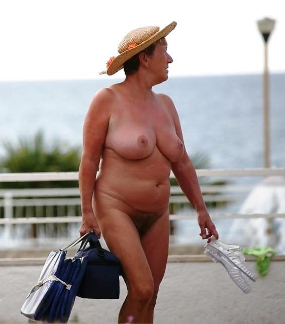 20P Naked beach 3.