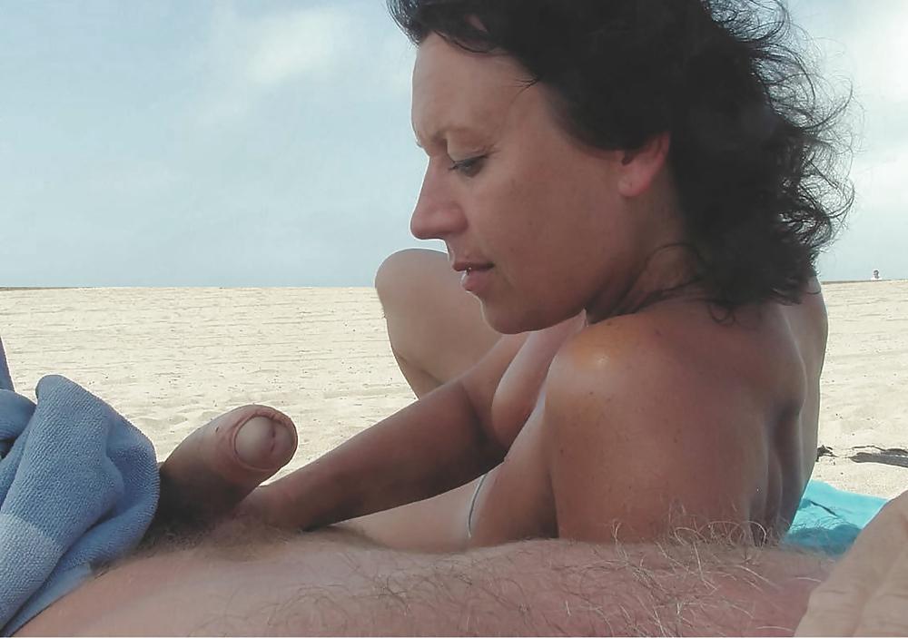 16P Fun with wife at the beach - 10