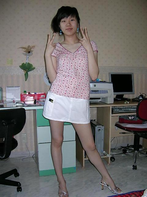 25P Korean college girl at home