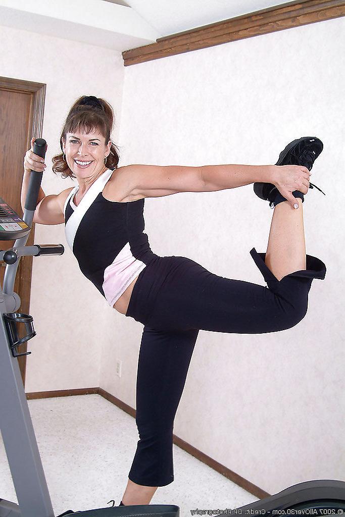12P Mature Andie workout