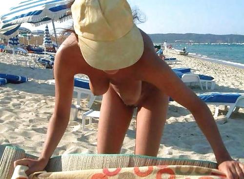25P Summer 2012 Nice Boobs on Beach by Voyeur TROC