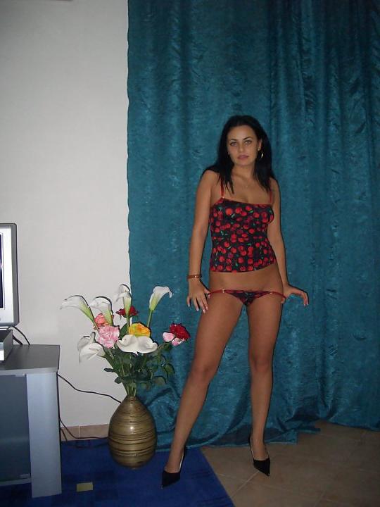 4P Romanian woman: iulia