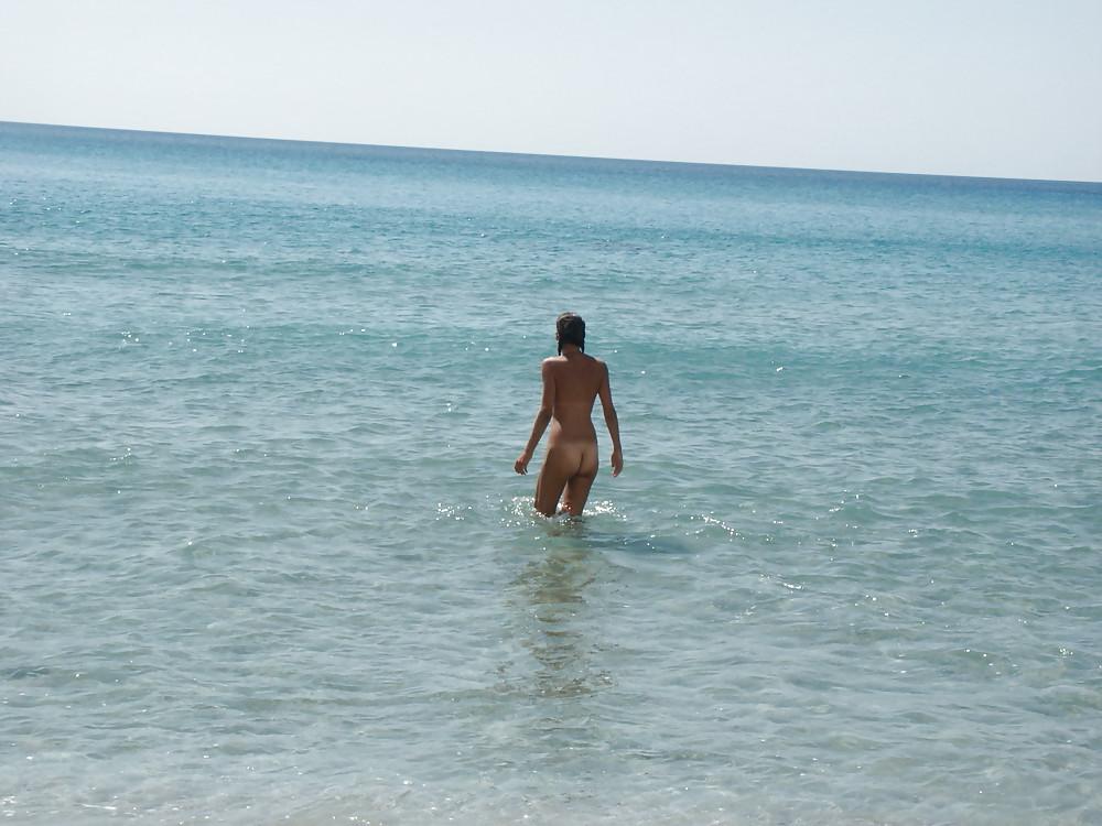 25P Stolen Pics - Beach Girls Part 1